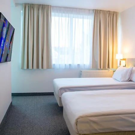 Kristal Hotel