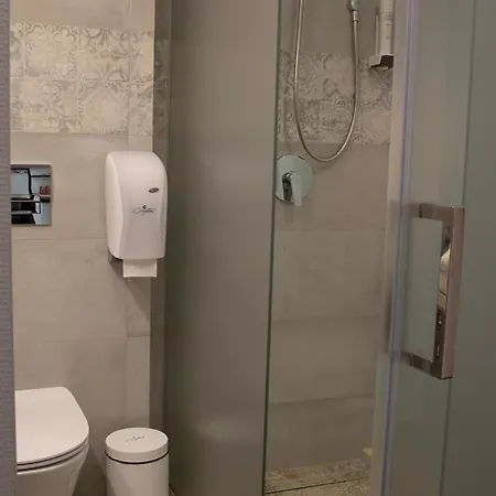 Kristal Hotel