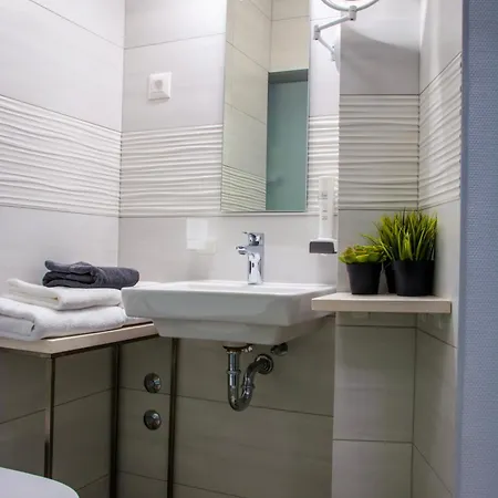 Kristal Hotel 2*