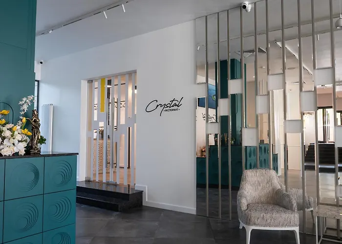 Отель Crystal 4*