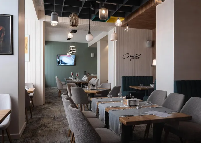 Crystal Hotel 4*